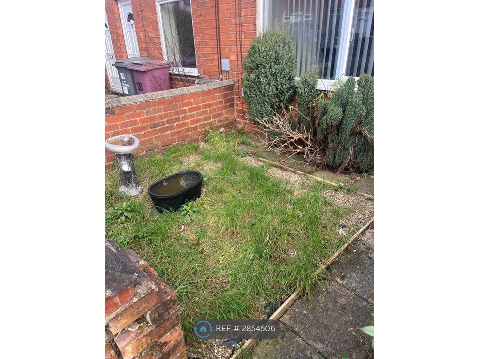 Property photo 3 of 12 Front Garden