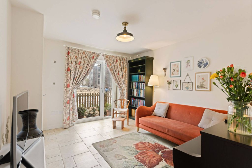 Property photo 2 of 26