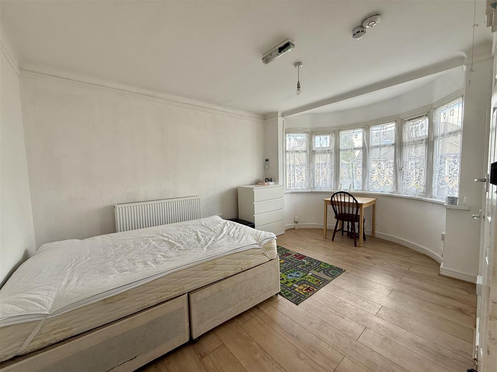 Property photo 2 of 6 Studio