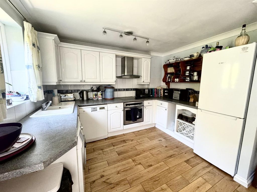 Property photo 3 of 22 Kitchen / Dining Room