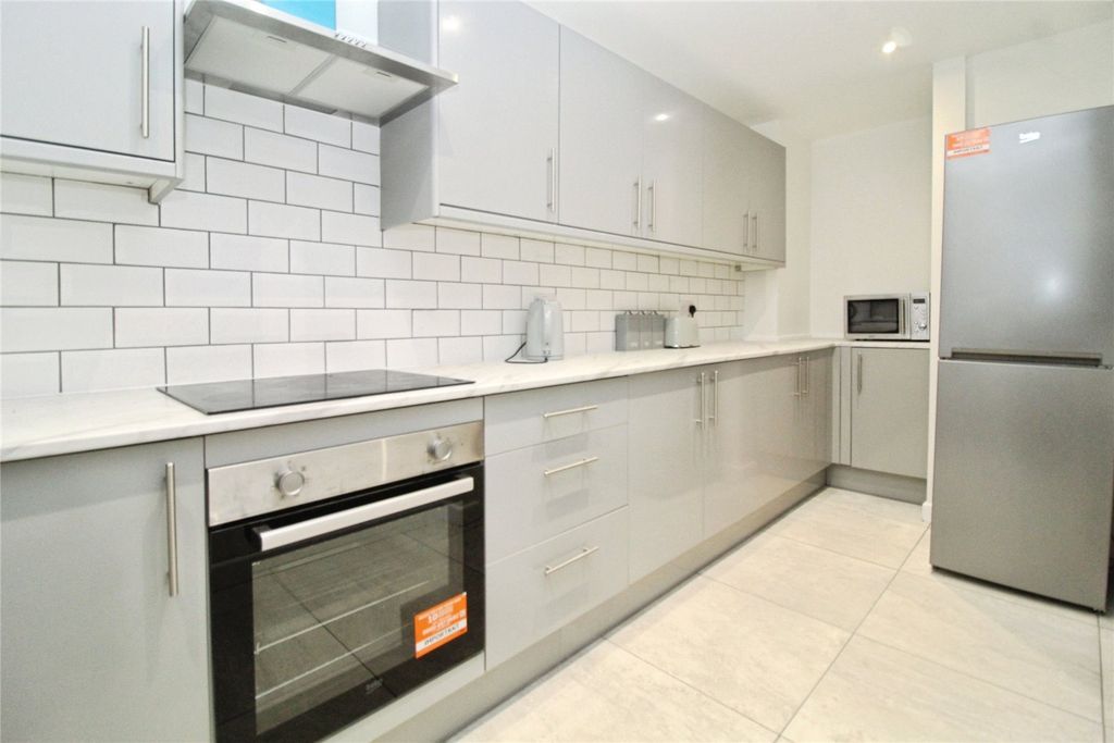 Property photo 3 of 14 Kitchen