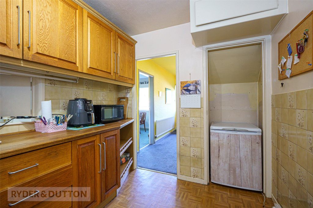 Property photo 3 of 18 Kitchen