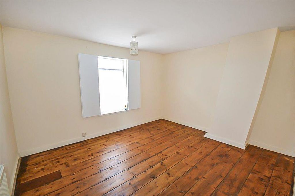 Property photo 3 of 10 3_72738.Jpg