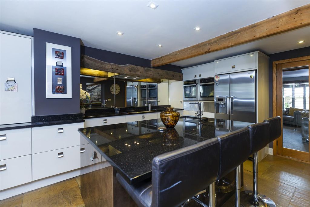 Property photo 2 of 47 Kitchen