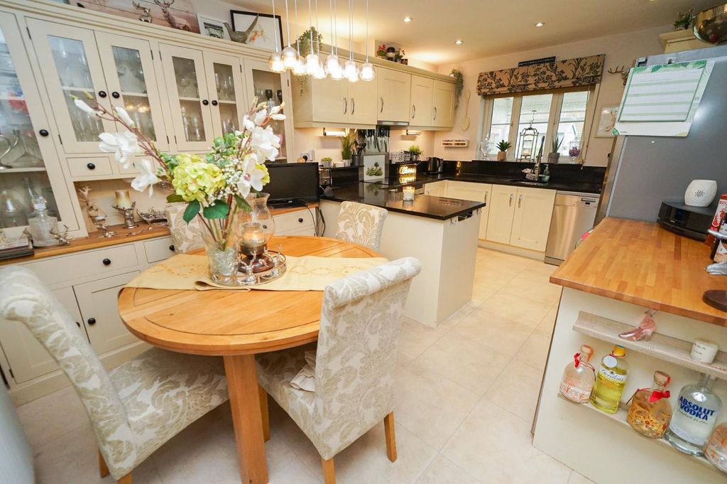 Property photo 3 of 26