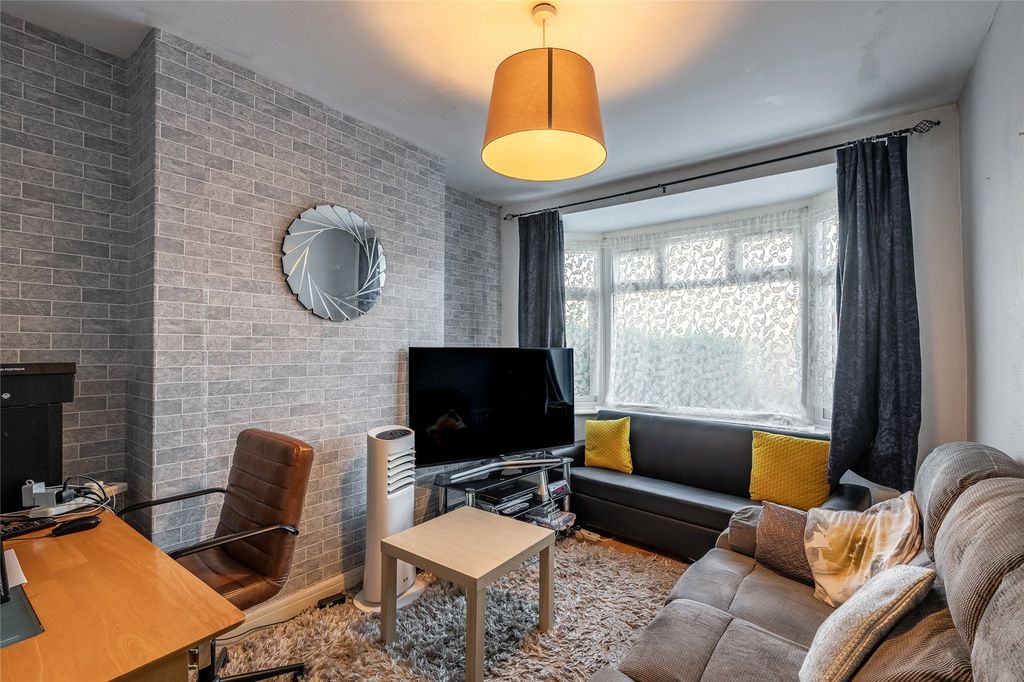 Property photo 3 of 22 Picture No. 19