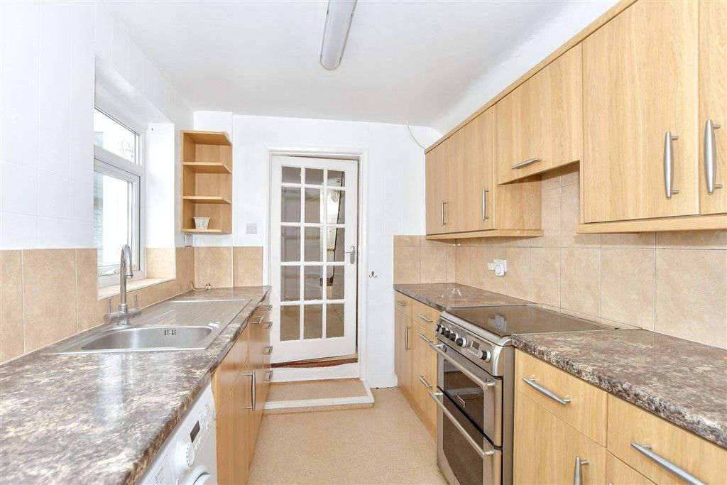 Property photo 1 of 10 Kitchen