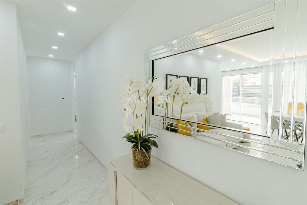 Property photo 3 of 27