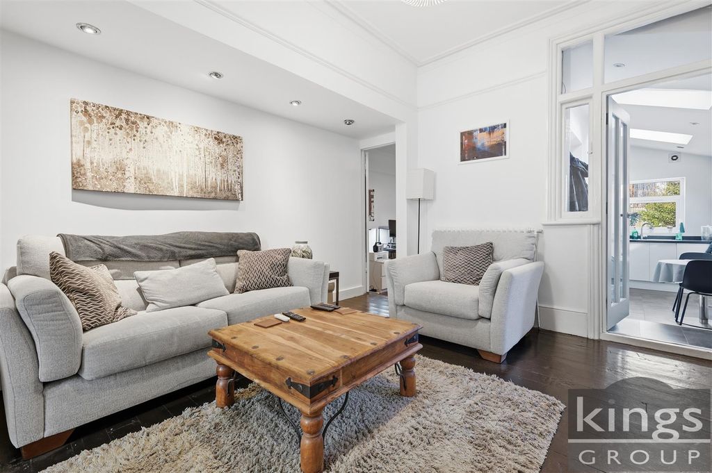 Property photo 2 of 18