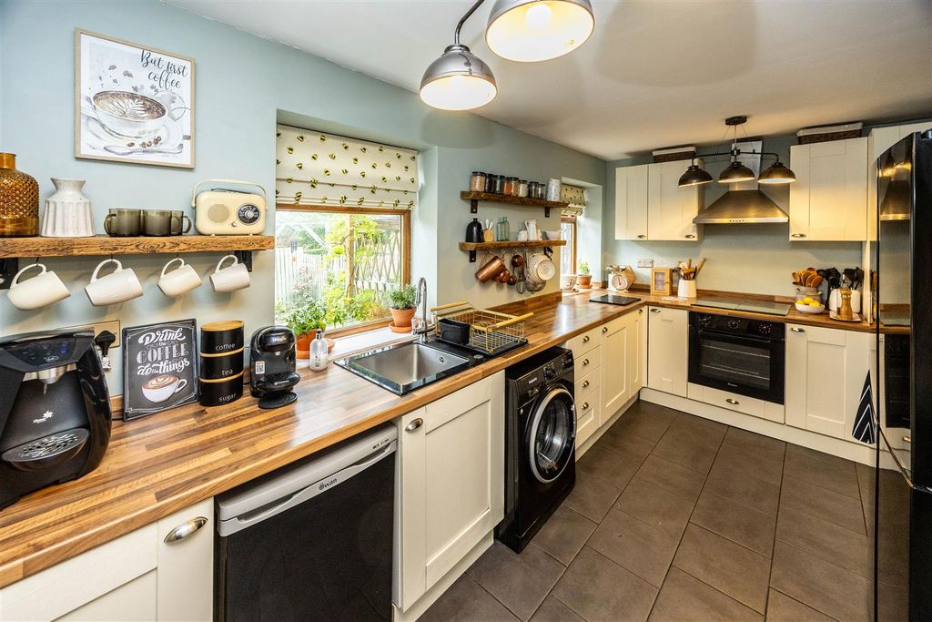 Property photo 3 of 33 28Adhalifax-140825-22.Jpg