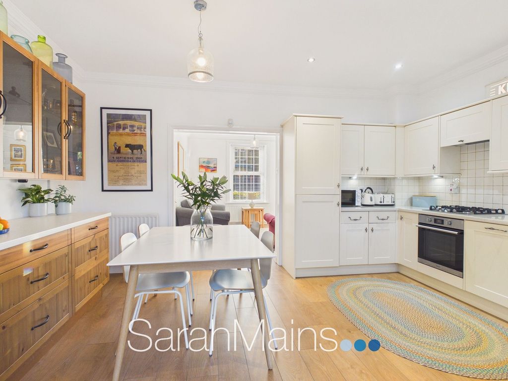 Property photo 2 of 15 Dining Kitchen