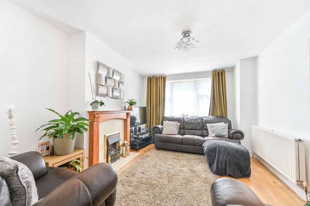 Property photo 2 of 13