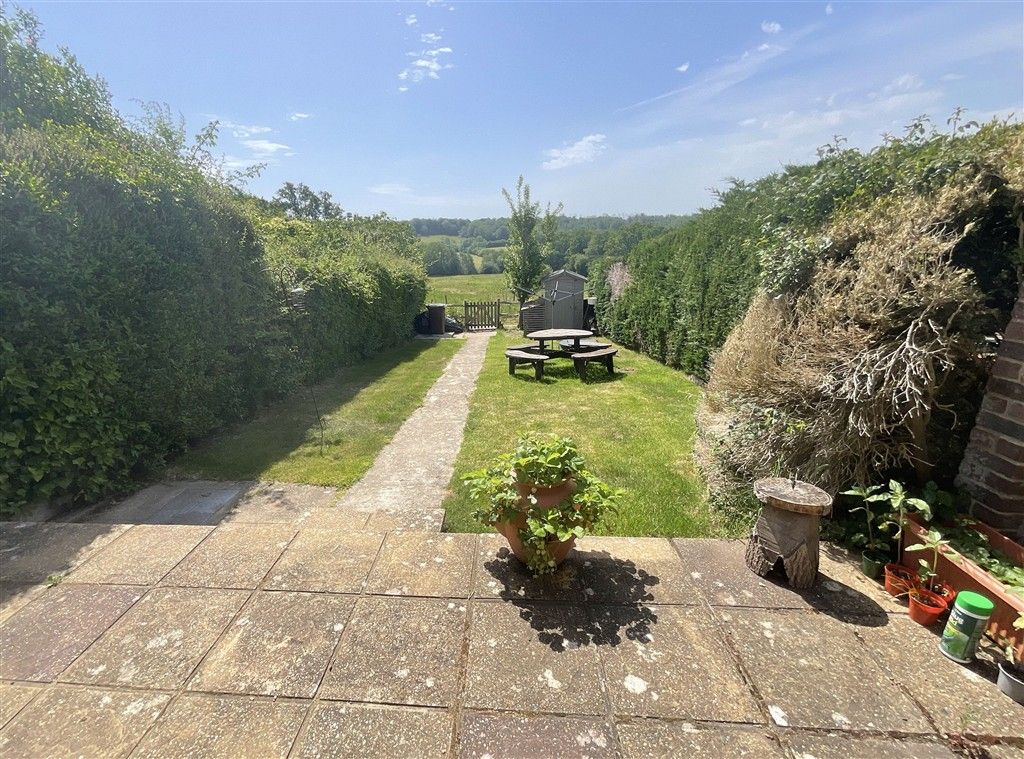 Property photo 2 of 11 Garden