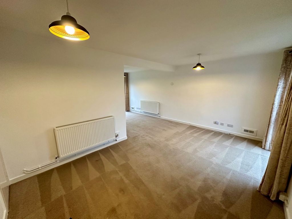 Property photo 3 of 10 View