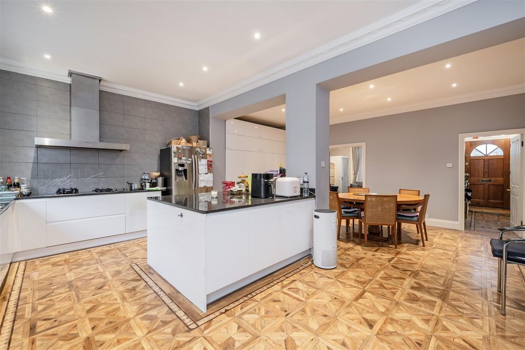 Property photo 2 of 9 Sal02960.Jpg