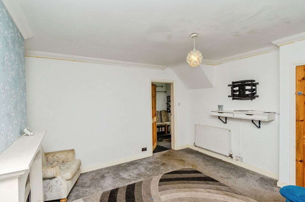 Property photo 3 of 14 Photo