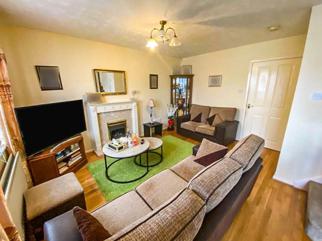 Property photo 2 of 14 Lounge