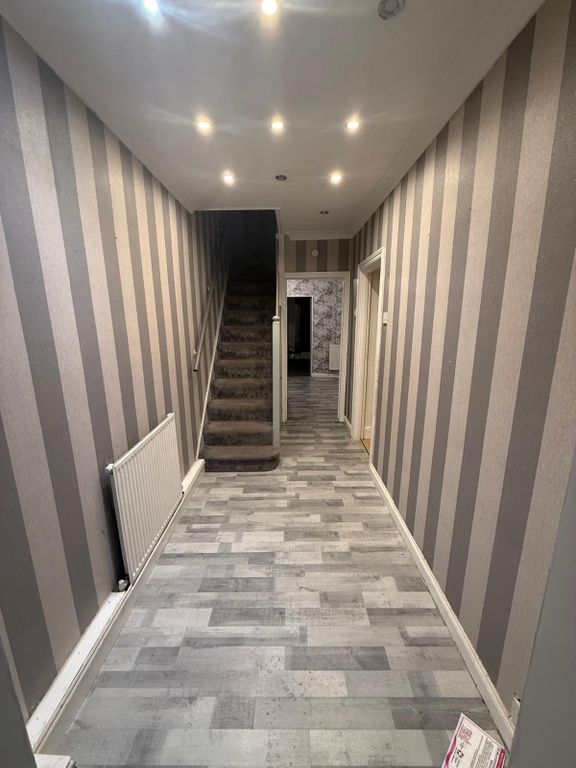 Property photo 1 of 11 A Lovely 4 Bedroom Terraced House Available To Let In Guidea Park, Rm2