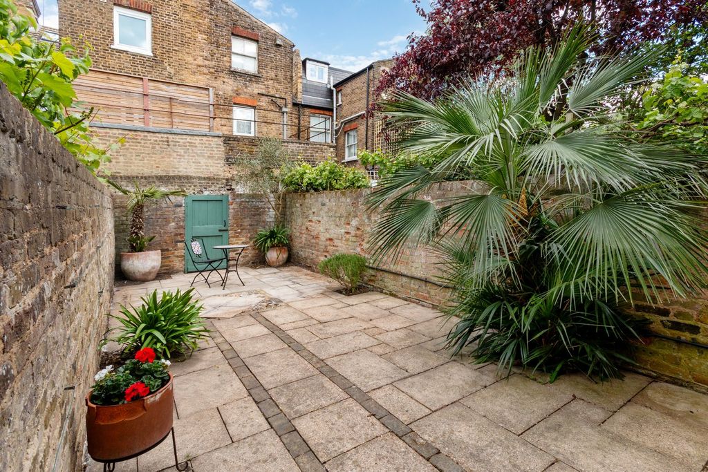 Property photo 3 of 11