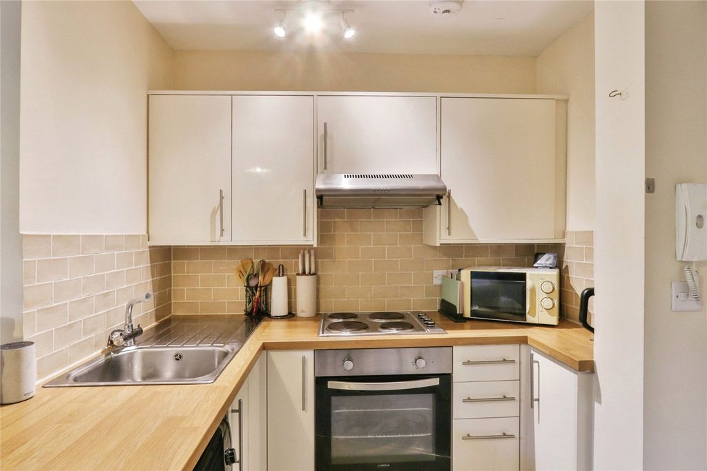 Property photo 3 of 15 Picture No. 04
