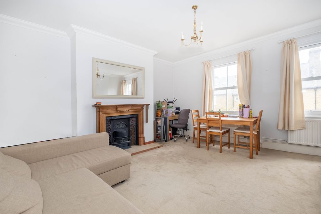 Property photo 2 of 7