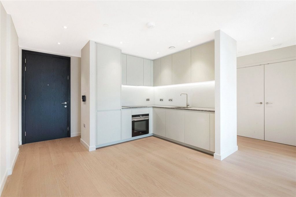 Property photo 1 of 11 Kitchen