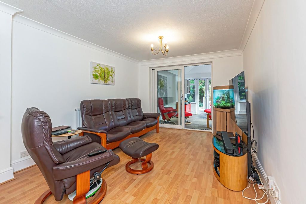 Property photo 2 of 22