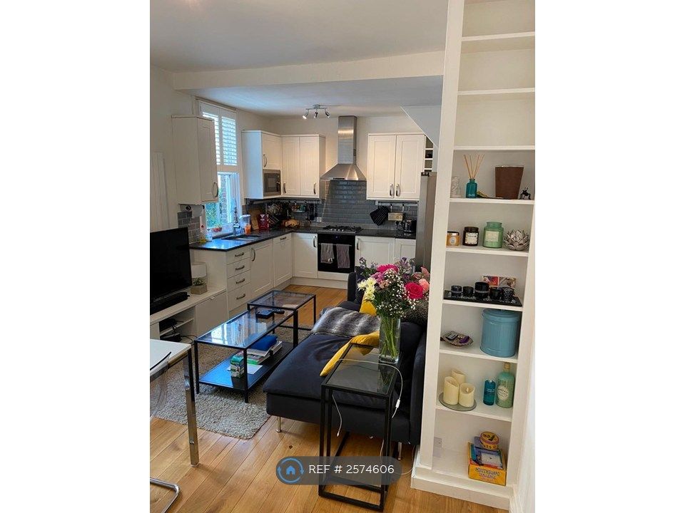 Property photo 3 of 22 Living Room/Kitchen ~20'x11'