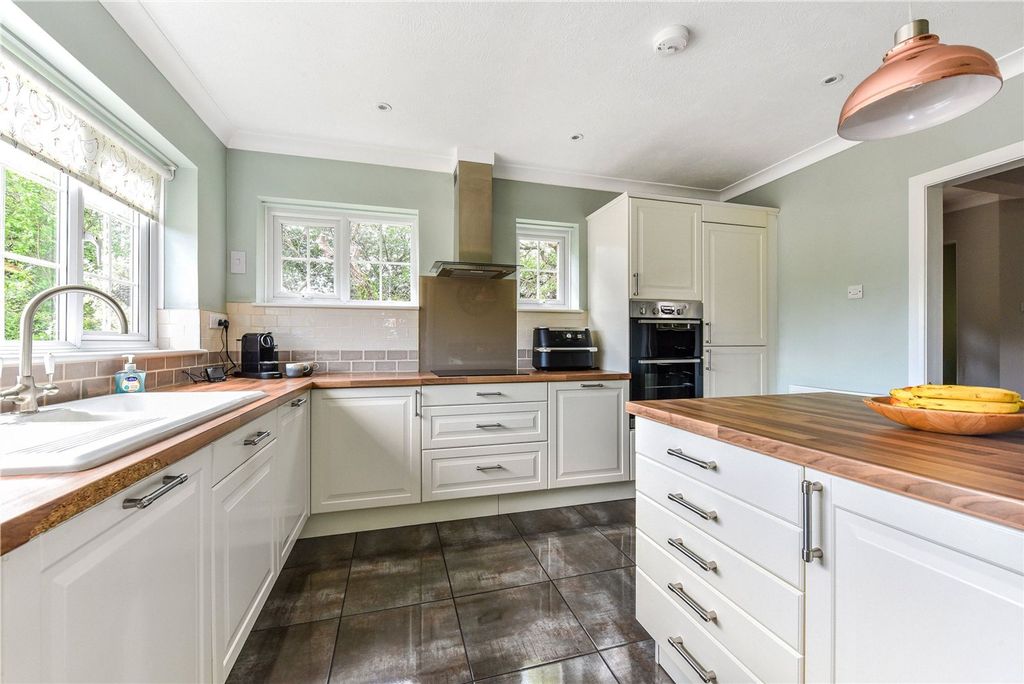 Property photo 2 of 22 Kitchen