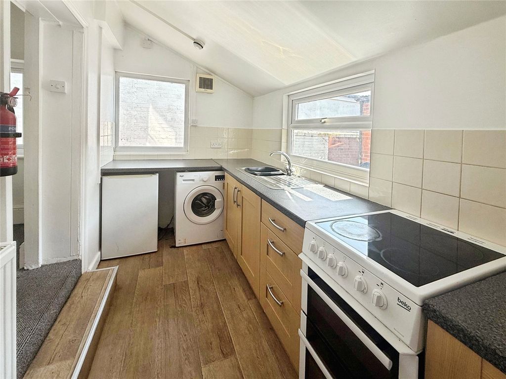Property photo 2 of 7 Picture No. 17
