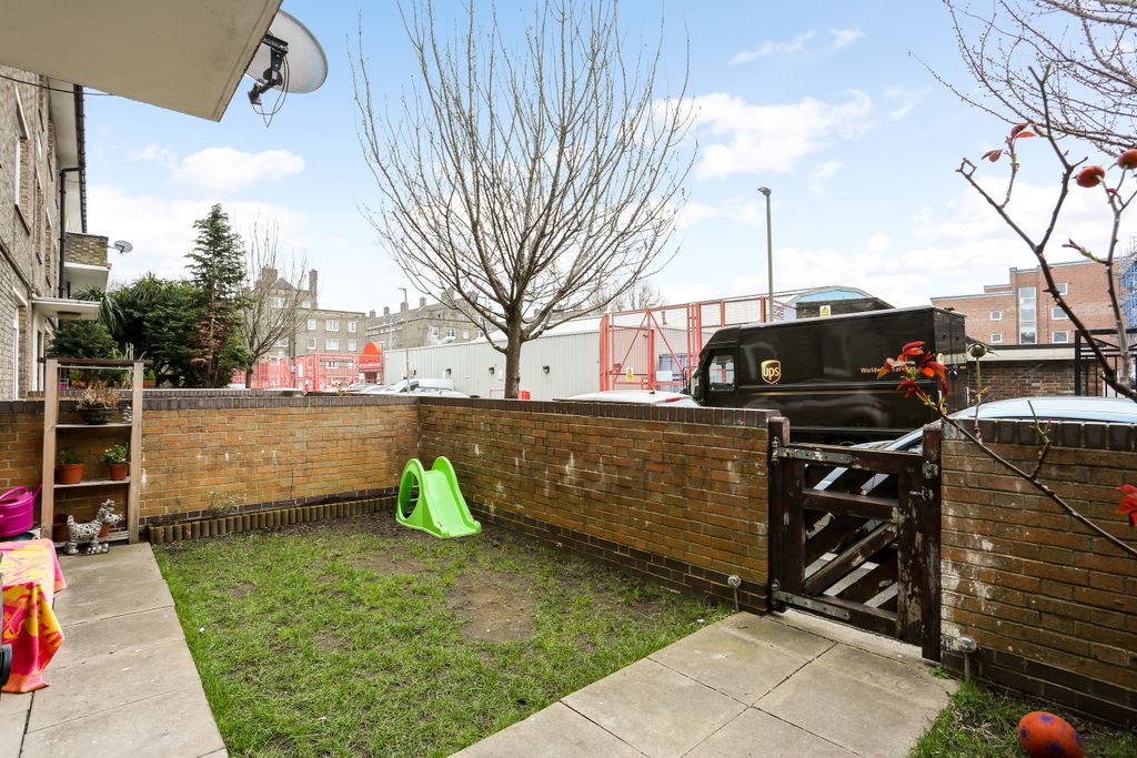 Property photo 2 of 8