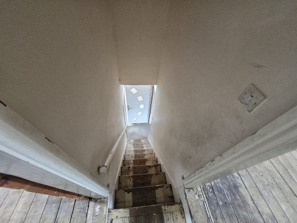 Property photo 2 of 11 Picture No. 04