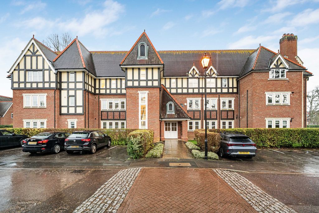 Property photo 1 of 16