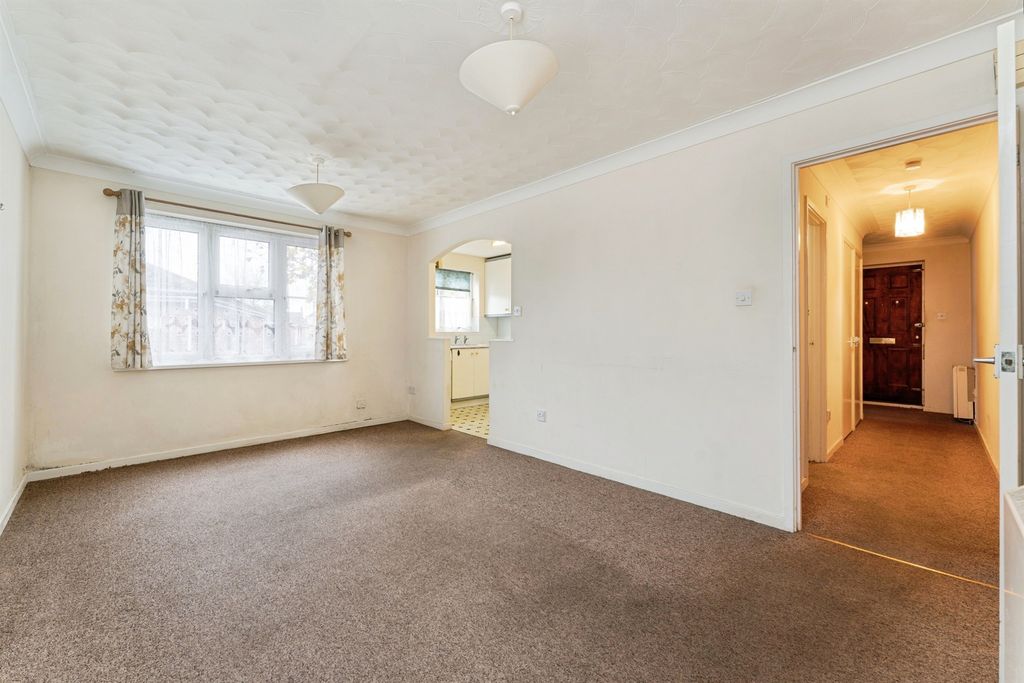 Property photo 2 of 16