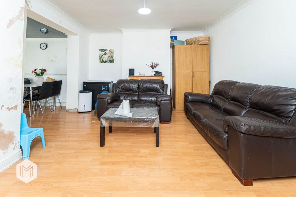 Property photo 2 of 19 Picture No. 09