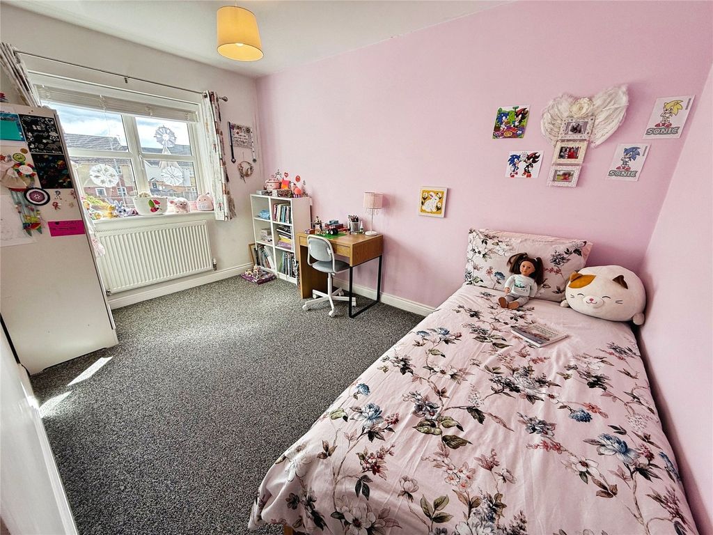 Property photo 3 of 15 Bedroom 2