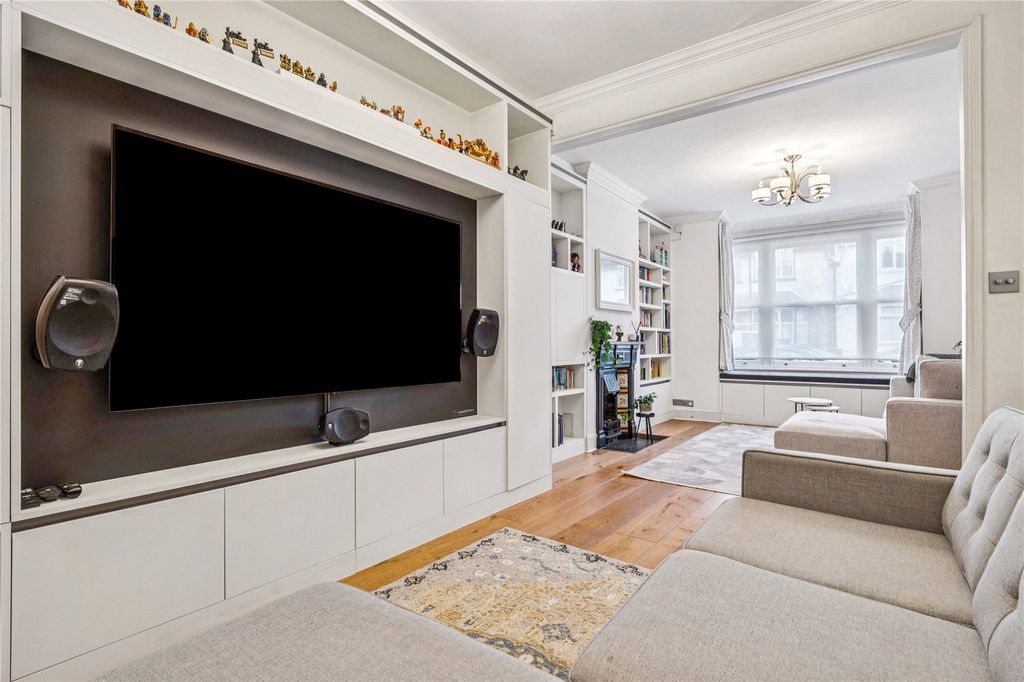 Property photo 3 of 22 Picture No. 14