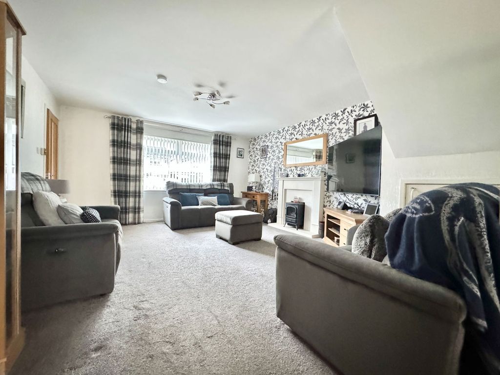 Property photo 3 of 31