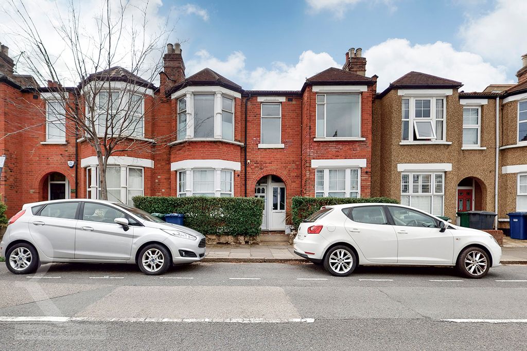 Property photo 2 of 17