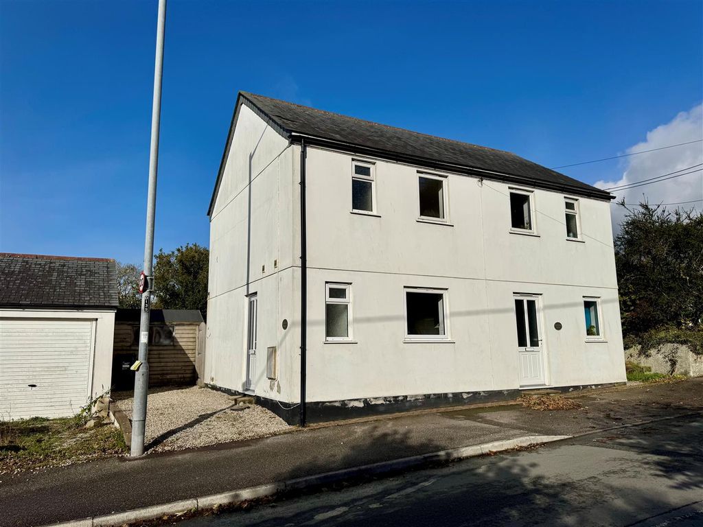 Property photo 1 of 9 Lavinia House