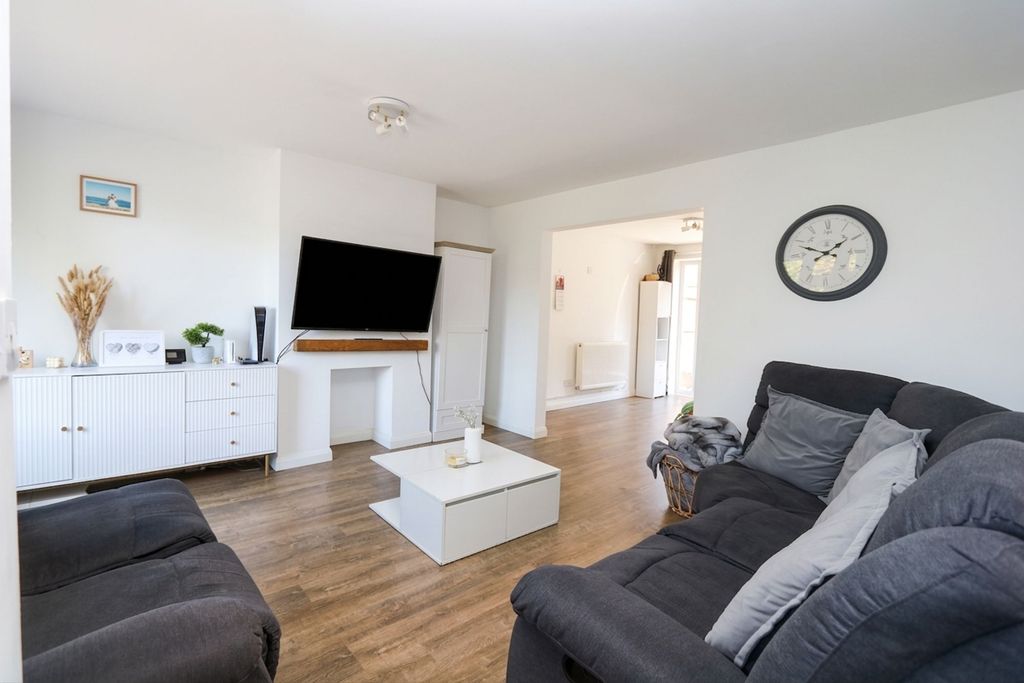 Property photo 2 of 22