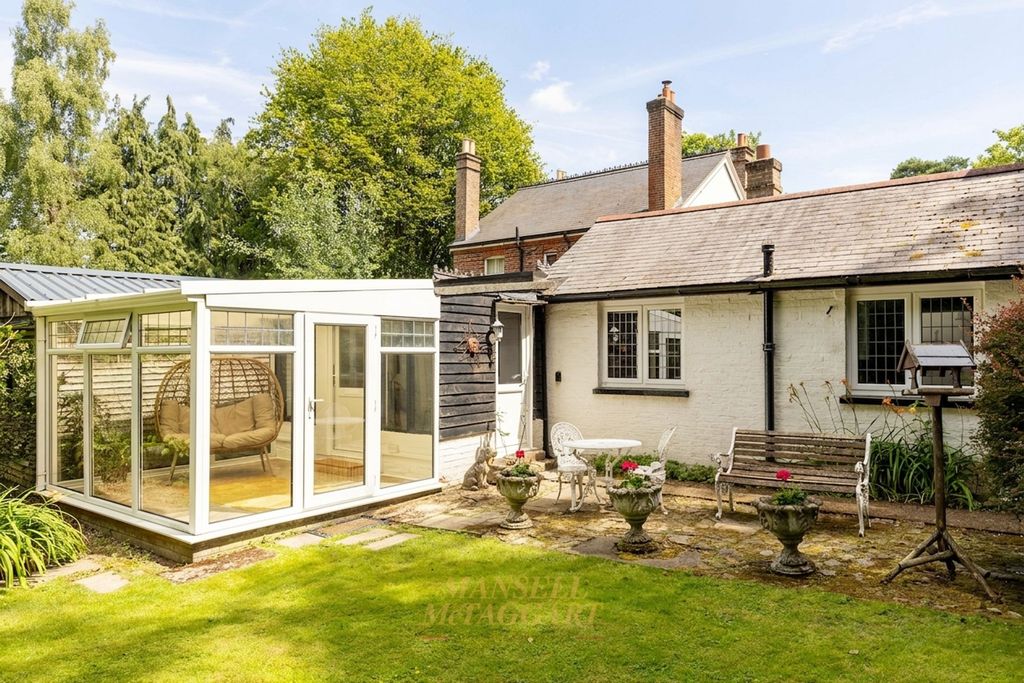 Property photo 2 of 19