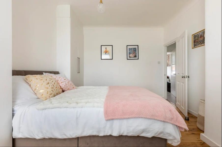 Property photo 3 of 8 Photo 4