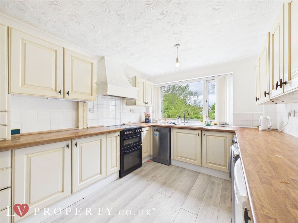Property photo 2 of 12 Picture No. 07