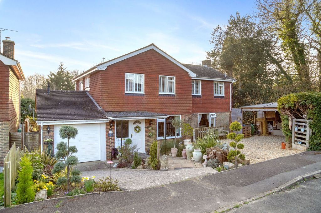 Property photo 1 of 32