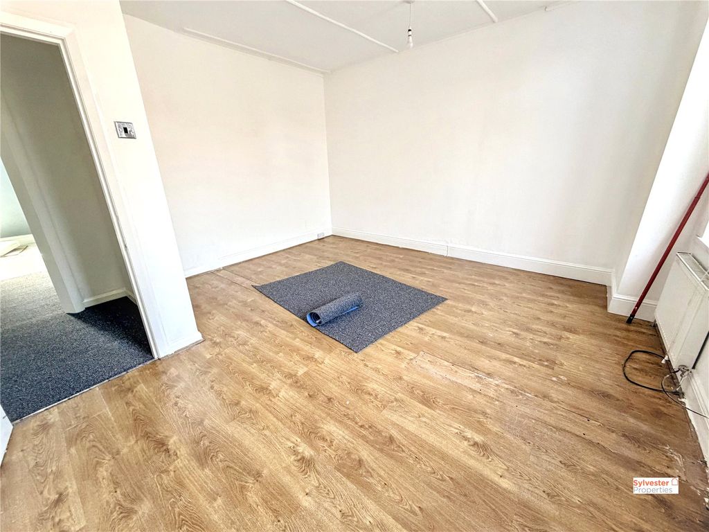 Property photo 3 of 14 Picture No. 06
