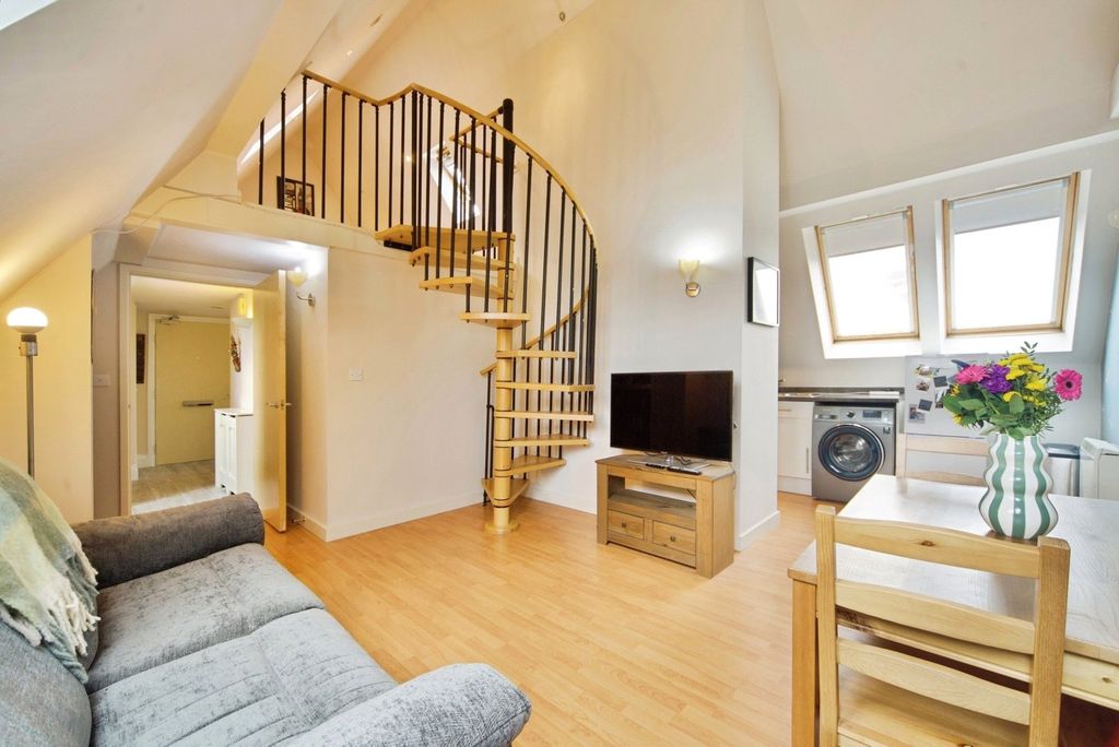 Property photo 2 of 17 Photo