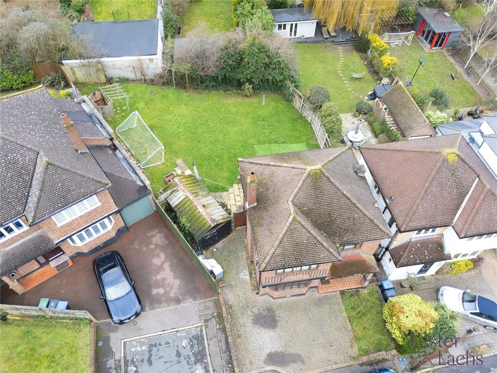 Property photo 2 of 33 Picture No. 30