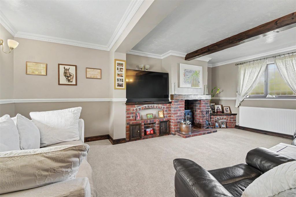 Property photo 3 of 28 Living Room