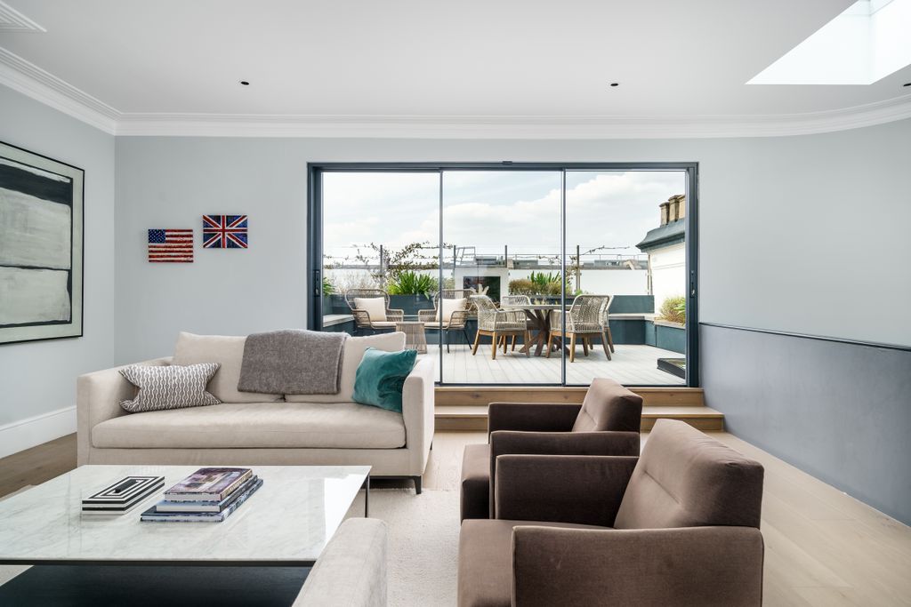 Property photo 2 of 24 12, 24 De Vere Gardens, W8, Martin & Co (1)